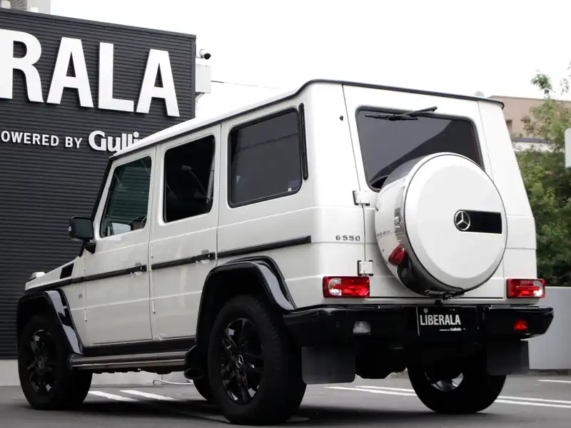 カタログ画像：Ｇクラス（G-CLASS） Ｇ５５０ ロング エディションセレクト 2011年8月 ABA-463236 5500cc デジーノミスティックホワイトⅡ/オブシディアンブラック バック