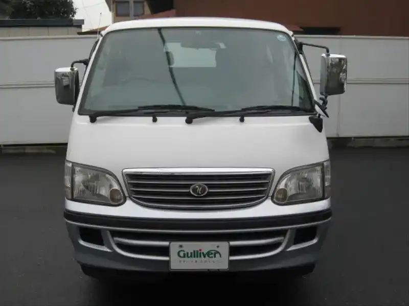 カタログ画像：ハイエースワゴン（HIACE WAGON） スーパーカスタム セミミドルルーフ 1999年7月 GF-RZH101G 2400cc マーベラスシルバートーニング 燃費7.7km / l  フロント