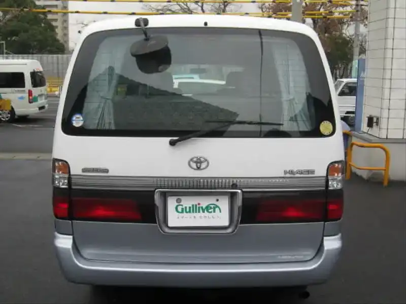 カタログ画像：ハイエースワゴン（HIACE WAGON） スーパーカスタム セミミドルルーフ 1999年7月 GF-RZH101G 2400cc マーベラスシルバートーニング 燃費7.7km / l  バック