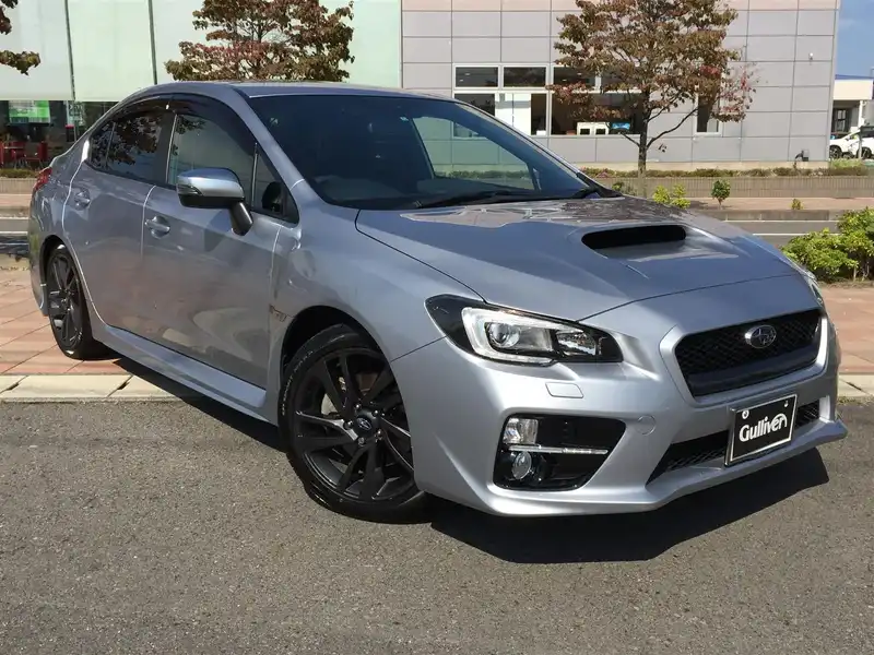 カタログ画像：ＷＲＸ Ｓ４（WRX S4） ２．０ＧＴアイサイト 2014年8月 DBA-VAG 2000cc アイスシルバー・メタリック 燃費13.2km / l メイン