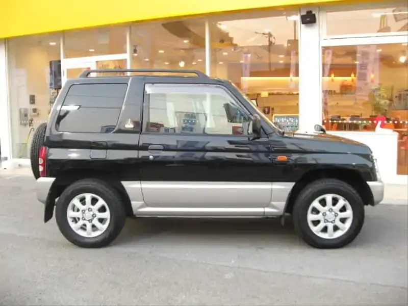 カタログ画像：パジェロミニ（PAJERO MINI） アイアンクロスＸ 1996年10月 E-H56A 660cc ピレネーブラック(パール)／シンフォニックシルバー(メタリック)･2トーン 外装