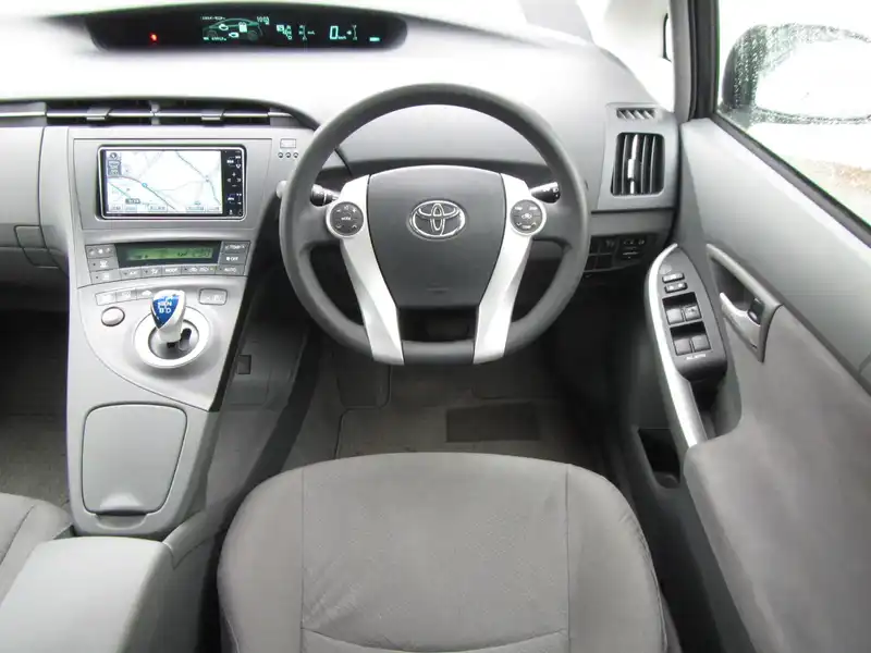 カタログ画像：プリウス（PRIUS） Ｌ 2009年5月 DAA-ZVW30 1800cc シルバーメタリックorアイスバーグシルバーマイカメタリック 燃費32.6km / l 内装