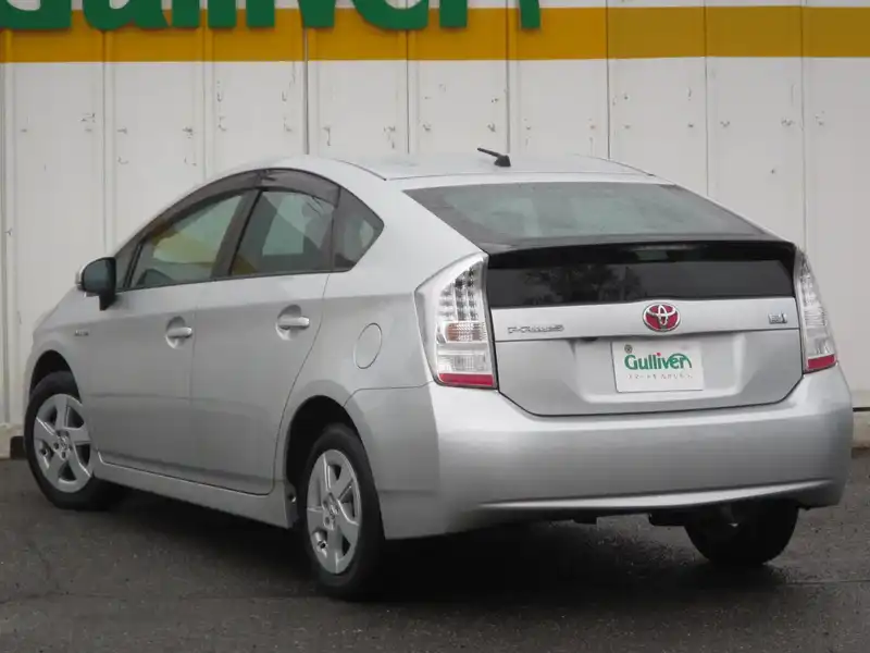 カタログ画像：プリウス（PRIUS） Ｌ 2009年5月 DAA-ZVW30 1800cc シルバーメタリックorアイスバーグシルバーマイカメタリック 燃費32.6km / l バック