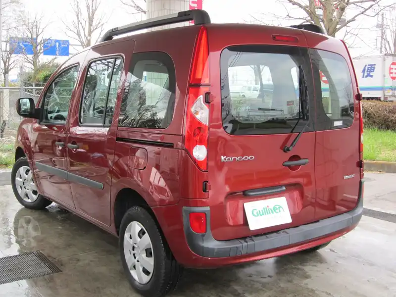 カタログ画像：カングー（KANGOO） １．６ 2011年9月 ABA-KWK4M 1600cc ルージュ ビフorルージュ パボＭ バック