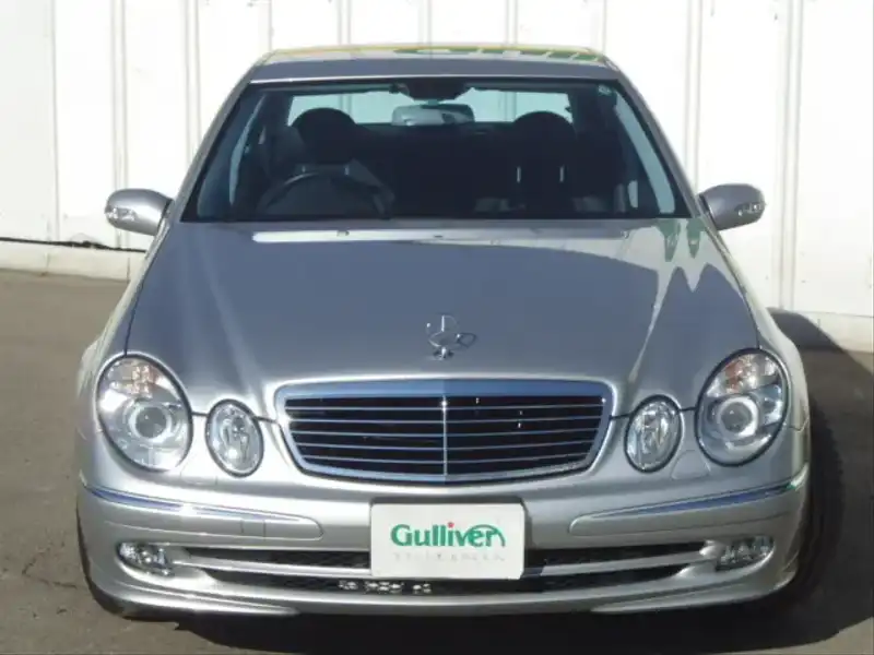 カタログ画像：Ｅクラス（E-CLASS） Ｅ２４０ アバンギャルドリミテッド 2005年5月 GH-211061 2600cc ブリリアントシルバー 燃費8.7km / l  フロント