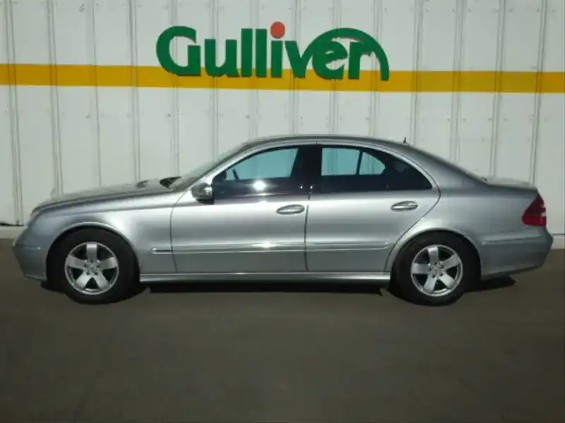 カタログ画像：Ｅクラス（E-CLASS） Ｅ２４０ アバンギャルドリミテッド 2004年10月 GH-211061 2600cc ブリリアントシルバー（Ｍ） 燃費8.7km / l  外装