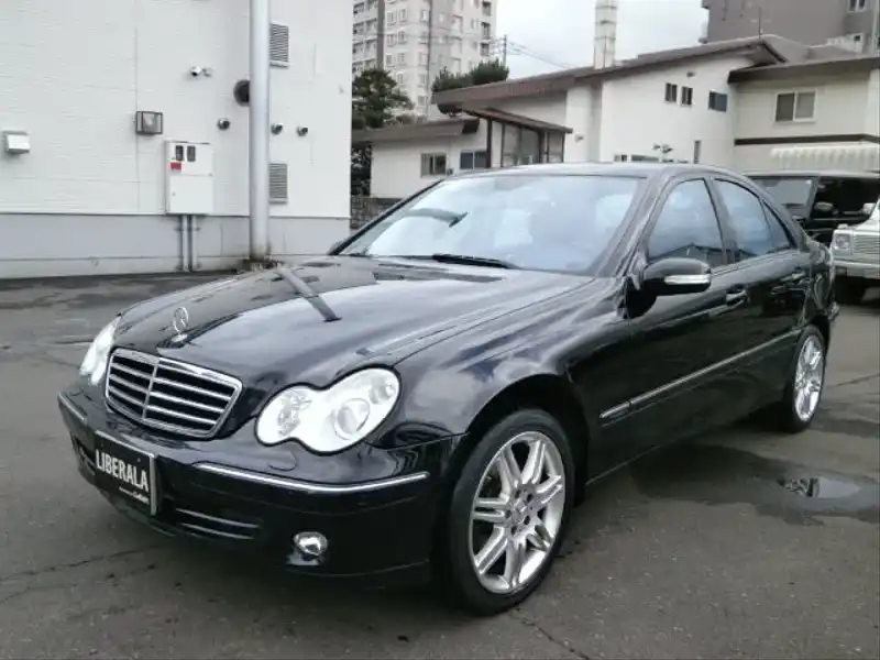 カタログ画像：Ｃクラス（C-CLASS） Ｃ２８０ ４マチック アバンギャルド 2007年1月 DBA-203092 3000cc ダイヤモンドブラック（Ｍ）orオブシディアンブラック（Ｍ） 燃費8.8km / l  フロント