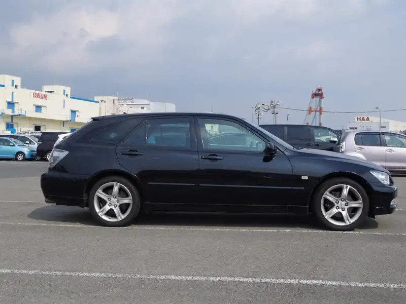 カタログ画像：アルテッツァジータ（ALTEZZA GITA） ＡＳ２００ ＷｉｓｅセレクションⅢ 2004年4月 TA-GXE15W 2000cc 燃費10.6km / l  外装