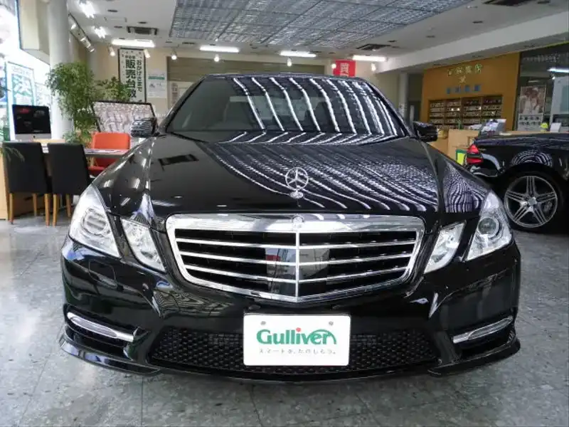 カタログ画像：Ｅクラス（E-CLASS） Ｅ２５０ ＣＧＩブルーエフィシェンシー アバンギャルド 2010年8月 DBA-212047C 1800cc オブシディアンブラック（Ｍ） 燃費10.8km / l  フロント