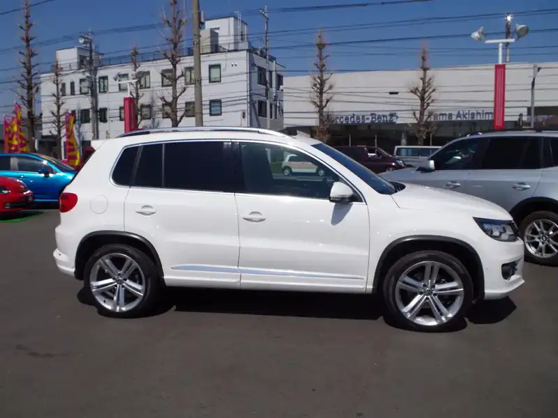 カタログ画像：ティグアン（TIGUAN） ２．０ＴＳＩ ライストゥン ４モーション 2015年7月 ABA-5NCCZ 2000cc ピュアホワイト 燃費11.5km / l 外装