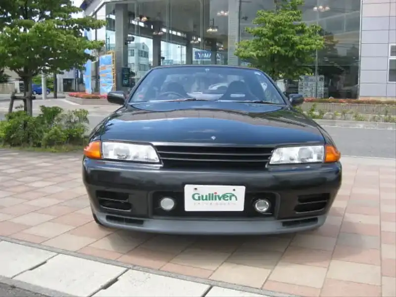 カタログ画像：スカイライン（SKYLINE） ＧＴ－Ｒ 1993年2月 E-BNR32 2600cc ブラックパールメタリック（スーパーファインコーティング） 燃費8.2km / l  フロント