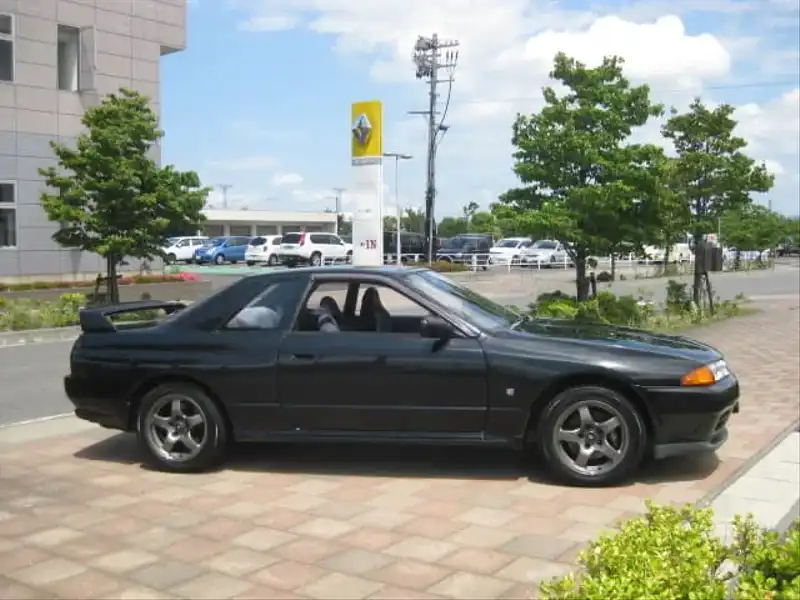 1501471 | カタログ画像：スカイライン（SKYLINE） ＧＴ－Ｒ 1993年8月 E-BNR32 2600cc ブラックパールメタリック（スーパーファインコーティング） 外装