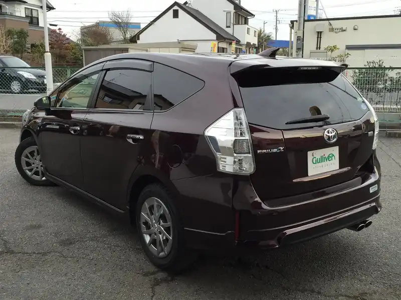 カタログ画像：プリウスα（PRIUS ALPHA） Ｇ チューン ブラック 2013年8月 DAA-ZVW41W 1800cc ブラッキッシュレッドマイカ 燃費26.2km / l バック