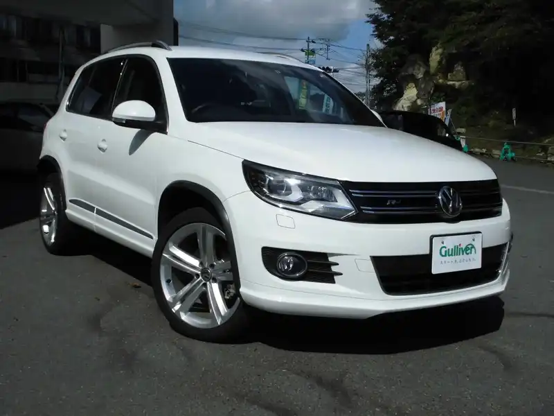 カタログ画像：ティグアン（TIGUAN） ２．０ＴＳＩ Ｒライン ４モーション 2013年9月 ABA-5NCCZ 2000cc キャンディホワイト 燃費11.5km / l メイン