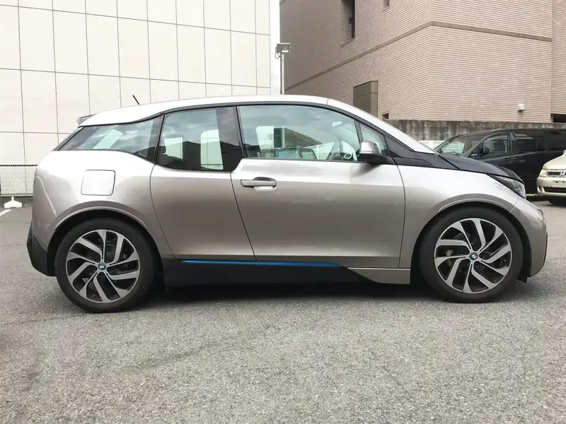 ｉ３ ｂｍｗ ベースグレード 平成26年4月 平成28年1月 の画像 新車 中古車カタログ装備スペック情報 中古車のガリバー