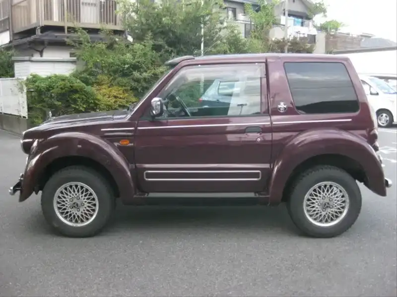 4007921 | カタログ画像：パジェロジュニア（PAJERO JR） フライング パグ 1997年9月 E-H57A 1100cc サンチャゴレッド 外装