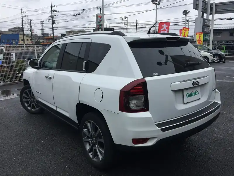 10083061 | カタログ画像：ジープ・コンパス（JEEP COMPASS） リミテッド 2013年7月 ABA-MK4924 2400cc ブライトホワイトクリアコート バック