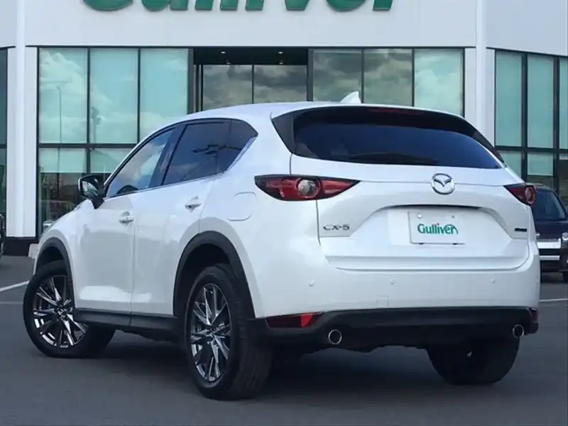 カタログ画像：ＣＸ－５（CX-5） ２５Ｔ Ｌパッケージ 2020年12月 5BA-KF5P 2500cc スノーフレイクホワイトパールマイカ 燃費12.6km / l バック