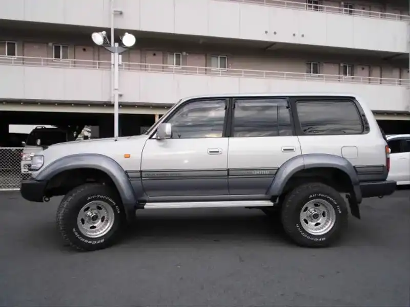 カタログ画像：ランドクルーザー８０（LAND CRUISER 80） バン ＶＸリミテッド 1995年1月 KC-HDJ81V 4200cc モーニングミストトーニング メイン