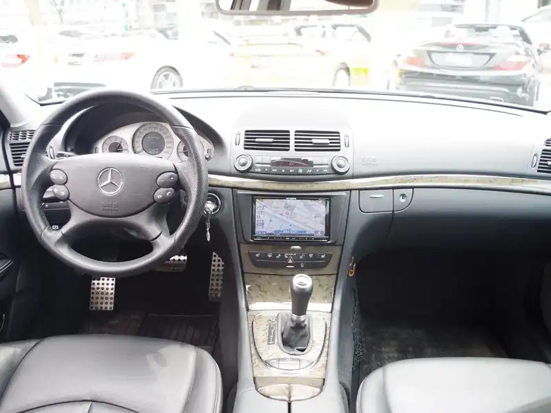 カタログ画像：Ｅクラス（E-CLASS） Ｅ５５０ アバンギャルドＳ 2007年1月 CBA-211072 5500cc キューバナイトシルバー（Ｍ）orイリジウムシルバー（Ｍ） 燃費7.4km / l  内装