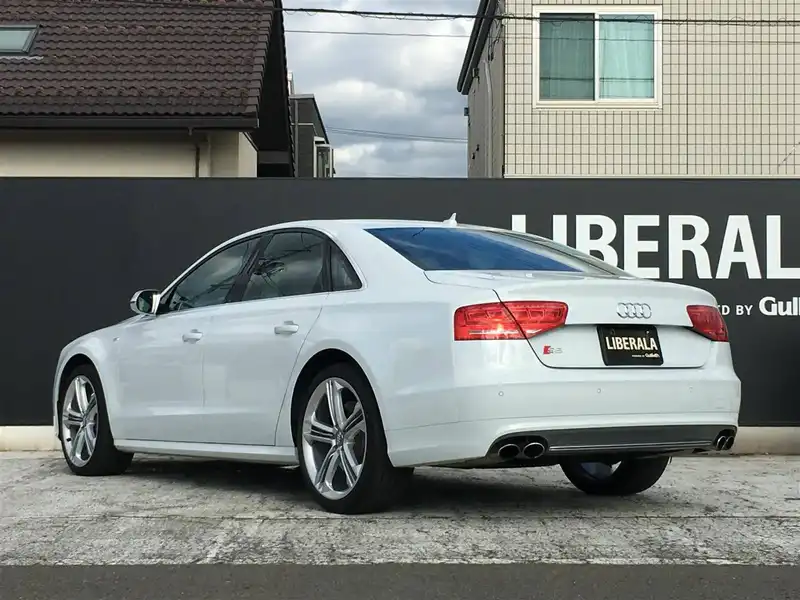 カタログ画像：Ｓ８（S8） ベースグレード 2014年8月 ABA-4HCTFF 4000cc アイビスホワイトorグレイシアホワイトメタリック 燃費10.5km / l メイン（その他）