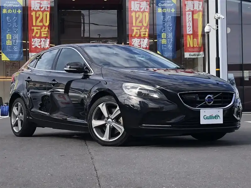 ボルボ,Ｖ４０,T4 SE,革シート純正ナビ衝突軽減BSM追従クルーズ,2013年