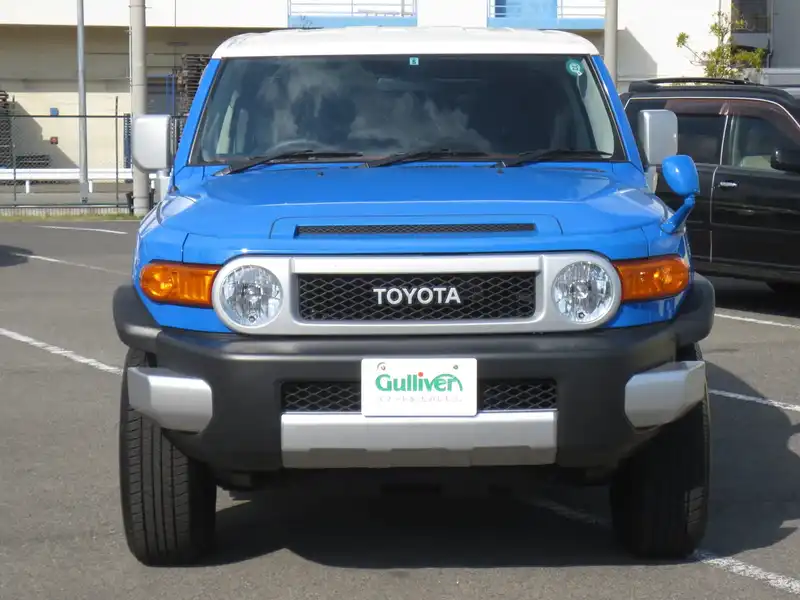 カタログ画像：ＦＪクルーザー（FJ CRUISER） オフロードパッケージ 2010年12月 CBA-GSJ15W 4000cc ツートーン ブルー 燃費8.4km / l  フロント