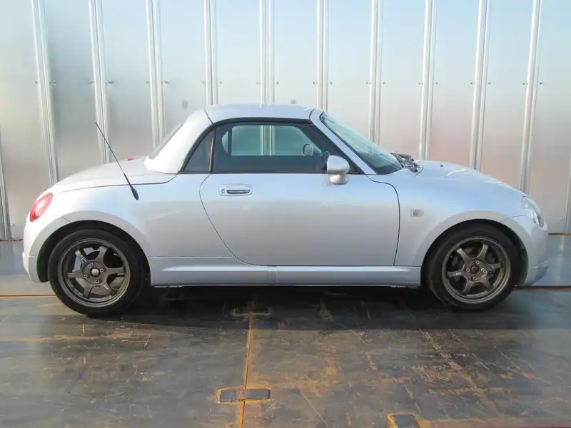 カタログ画像：コペン（COPEN） ２ｎｄアニバーサリーエディション 2004年6月 ABA-L880K 660cc ＤＣ・ブライトシルバーメタリック 燃費15.2km / l  外装