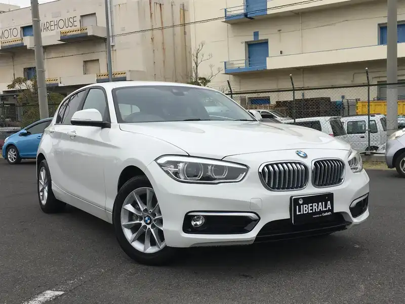 カタログ画像：１シリーズ（1 SERIES） １１８ｉ スタイル 2015年5月 DBA-1A16 1600cc アルピン・ホワイトⅢ（ソリッド・カラー） 燃費16.6km / l メイン（その他）