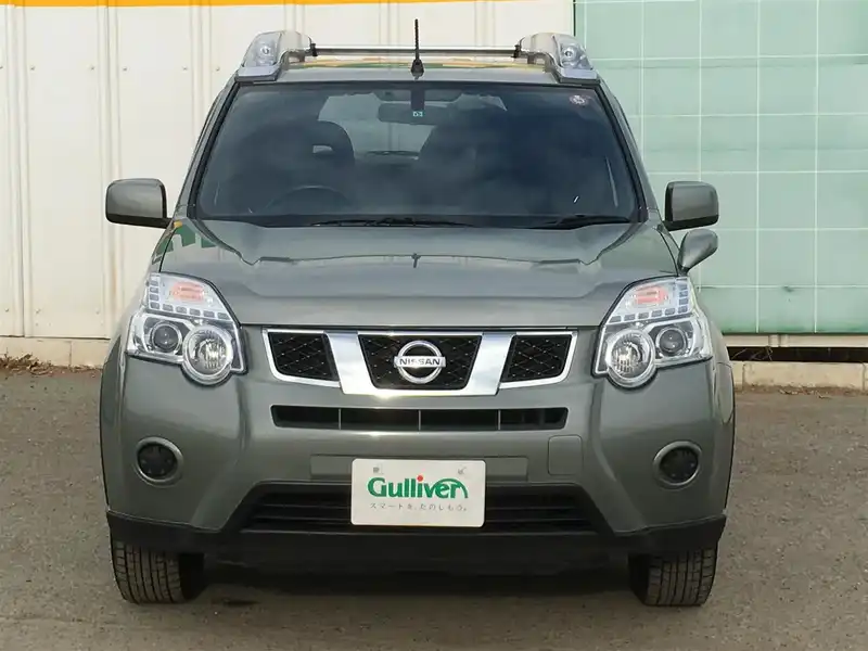 カタログ画像：エクストレイル（X-TRAIL） ２０Ｘt 2011年6月 DBA-T31 2000cc ヒマラヤンカーキ（Ｍ） 燃費14.0km / l  フロント