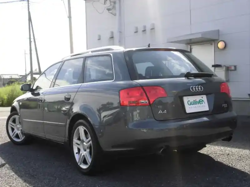 カタログ画像：Ａ４アバント（A4 AVANT） ２．０ＴＦＳＩクワトロ 2006年7月 GH-8EBWEF 2000cc ドルフィングレーメタリック 燃費10.6km / l  バック