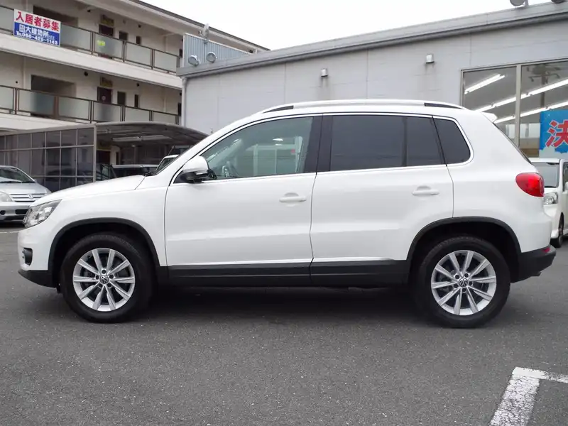 カタログ画像：ティグアン（TIGUAN） スポーツ＆スタイル 2011年11月 ABA-5NCCZ 2000cc キャンディホワイト 燃費11.6km / l  外装