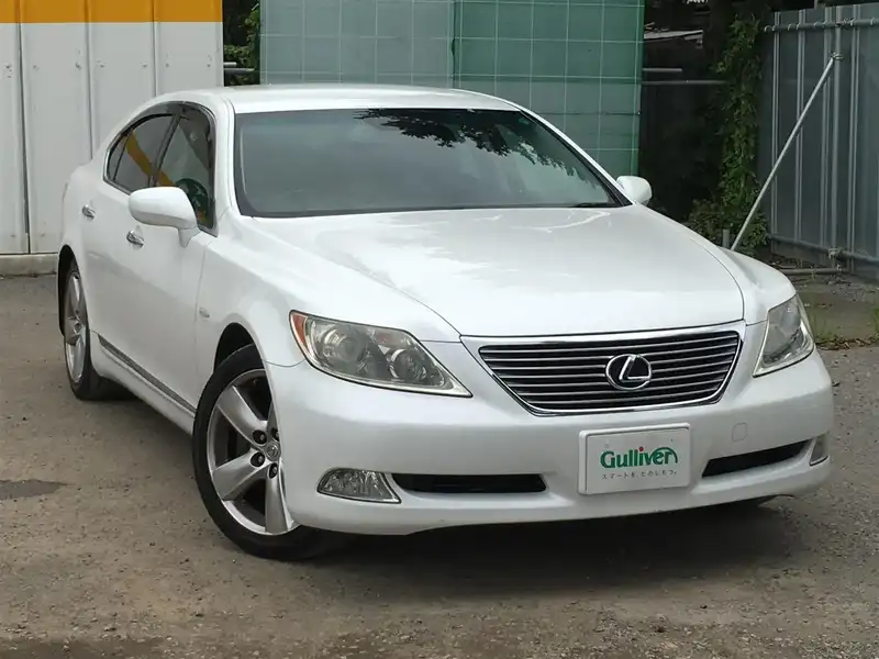 カタログ画像：ＬＳ（LS） ＬＳ４６０ バージョンＳ Ｉパッケージ 2007年8月 DBA-USF40 4600cc ホワイトパールクリスタルシャインorフロスティパールマイカ 燃費9.1km / l  メイン