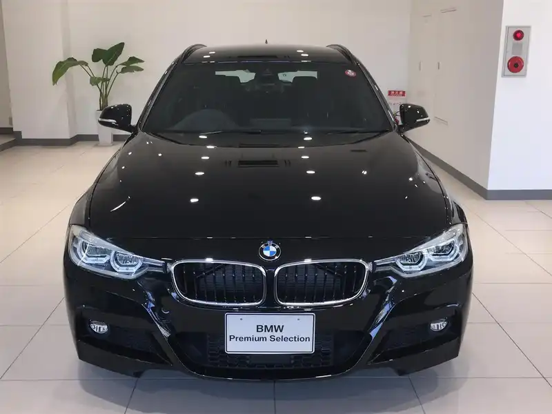 カタログ画像：３シリーズ（3 SERIES） ３２０ｉツーリング Ｍスポーツ 2015年9月 DBA-8A20 2000cc ブラック・サファイア フロント