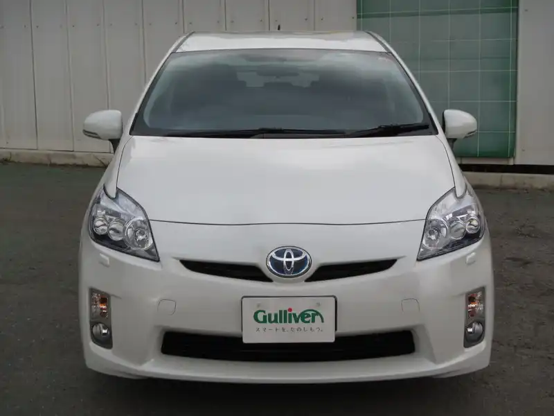 カタログ画像：プリウス（PRIUS） Ｇ ＬＥＤエディション 2011年8月 DAA-ZVW30 1800cc ホワイトパールクリスタルシャイン 燃費30.4km / l フロント