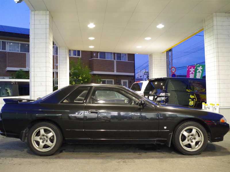 カタログ画像：スカイライン（SKYLINE） ＧＴＳ－４ 1989年8月 E-HNR32 2000cc ブラックパール（Ｍ） 燃費7.0km / l  外装