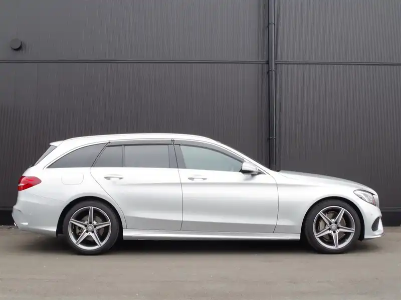 カタログ画像：Ｃクラスステーションワゴン（C-CLASS STATIONWAGON） Ｃ１８０ ステーションワゴン スポーツ 2015年9月 DBA-205240C 1600cc イリジウムシルバー（Ｍ）orダイヤモンドシルバー（Ｍ） 燃費16.5km / l 外装