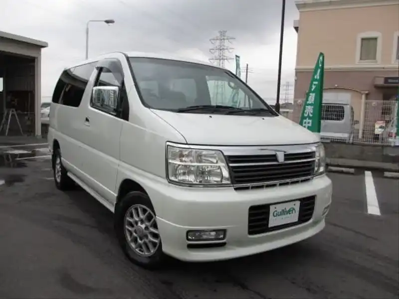 カタログ画像：エルグランド（ELGRAND） メモリアルセレクション ８人乗り 2001年8月 GH-APE50 3500cc ホワイトパール（３Ｐ）ｏｒホワイトパール（３Ｐ）／ウォームシルバー（Ｍ） 燃費7.4km / l  メイン（その他）