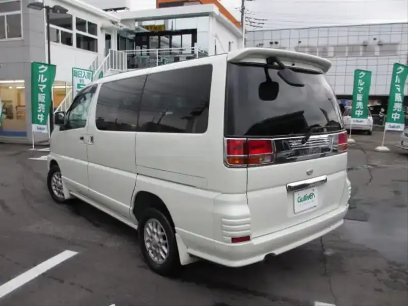 カタログ画像：エルグランド（ELGRAND） メモリアルセレクション ラウンジパッケージ 2001年8月 GH-APE50 3500cc ホワイトパール（３Ｐ）ｏｒホワイトパール（３Ｐ）／ウォームシルバー（Ｍ） 燃費7.4km / l  バック