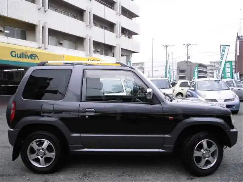 10025405 | カタログ画像：パジェロミニ（PAJERO MINI） リミテッドエディションＶＲ 2005年1月 TA-H58A 660cc ミディアムグレーメタリック／ブラックマイカ／ミディアムグレーメタリック 外装