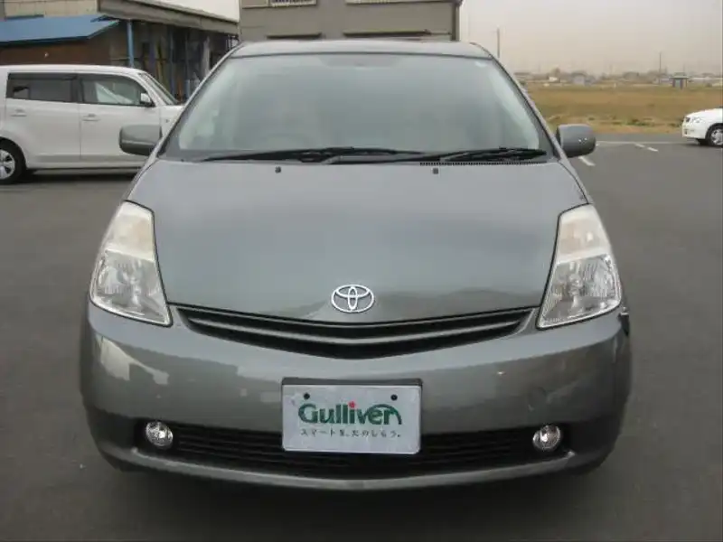 カタログ画像：プリウス（PRIUS） Ｇツーリングセレクション 2004年4月 DAA-NHW20 1500cc ジェイドグリーンマイカメタリック 燃費30.0km / l  フロント