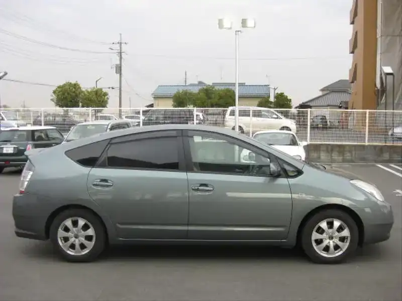 カタログ画像：プリウス（PRIUS） Ｇツーリングセレクション 2003年9月 ZA-NHW20 1500cc ジェイドグリーンマイカメタリック 燃費30.0km / l  外装