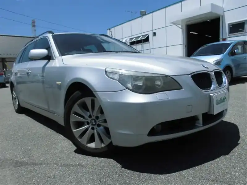 カタログ画像：５シリーズ（5 SERIES） ５２５ｉツーリングハイラインパッケージ 2004年6月 GH-NG25 2500cc 燃費8.5km / l  メイン