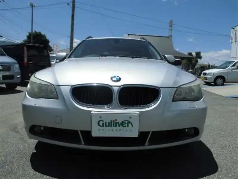 カタログ画像：５シリーズ（5 SERIES） ５２５ｉツーリングハイラインパッケージ 2004年6月 GH-NG25 2500cc 燃費8.5km / l  フロント