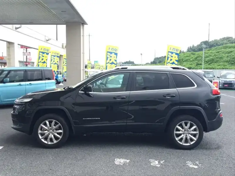 10096532 | カタログ画像：ジープ・チェロキー（JEEP CHEROKEE） リミテッド 2015年3月 ABA-KL32 3200cc ブリリアントブラッククリスタルパールコート 外装