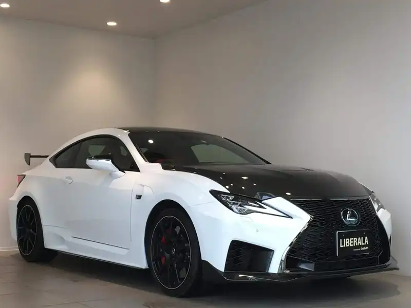 カタログ画像：ＲＣ Ｆ（RC F） パフォーマンスパッケージ 2019年5月 5BA-USC10 5000cc ホワイトノーヴァガラスフレーク 燃費8.5km / l メイン