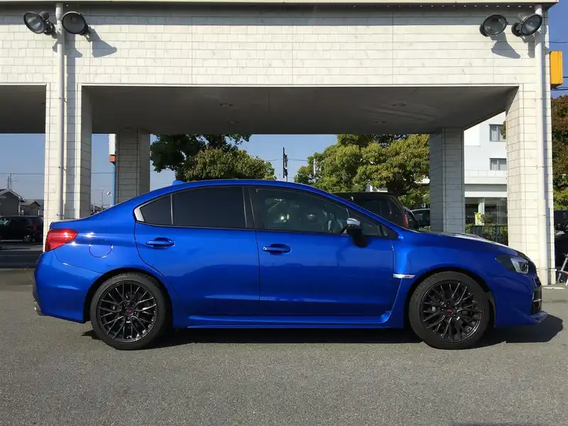 カタログ画像：ＷＲＸ ＳＴＩ（WRX STI） ＳＴＩ 2016年5月 CBA-VAB 2000cc ＷＲブルー・パール 燃費9.4km / l 外装