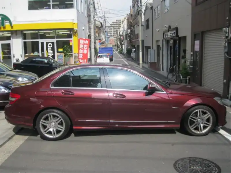 カタログ画像：Ｃクラス（C-CLASS） Ｃ３００アバンギャルドＳ 2007年6月 DBA-204054 3000cc カーネリアンレッド（Ｍ） 燃費9.5km / l  外装