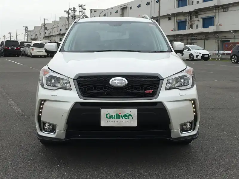 カタログ画像：フォレスター（FORESTER） ２．０ＸＴ アイサイト 2012年11月 DBA-SJG 2000cc サテンホワイト・パール 燃費13.2km / l フロント