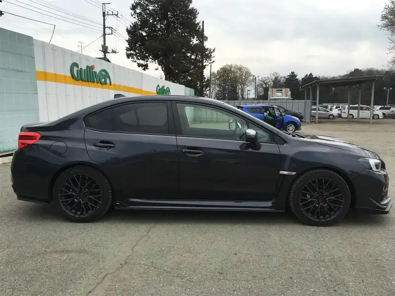 カタログ画像：ＷＲＸ ＳＴＩ（WRX STI） ＳＴＩ 2014年8月 CBA-VAB 2000cc ダークグレー・メタリック 燃費9.4km / l 外装